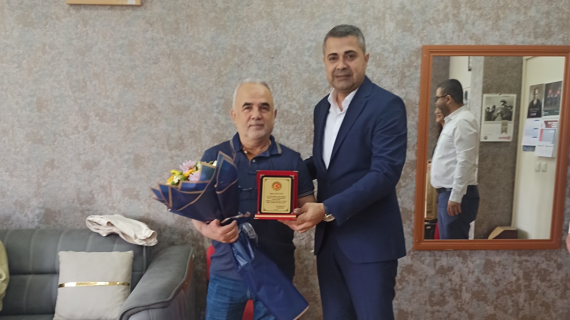 Emekli Olan Öğretmenimize Veda